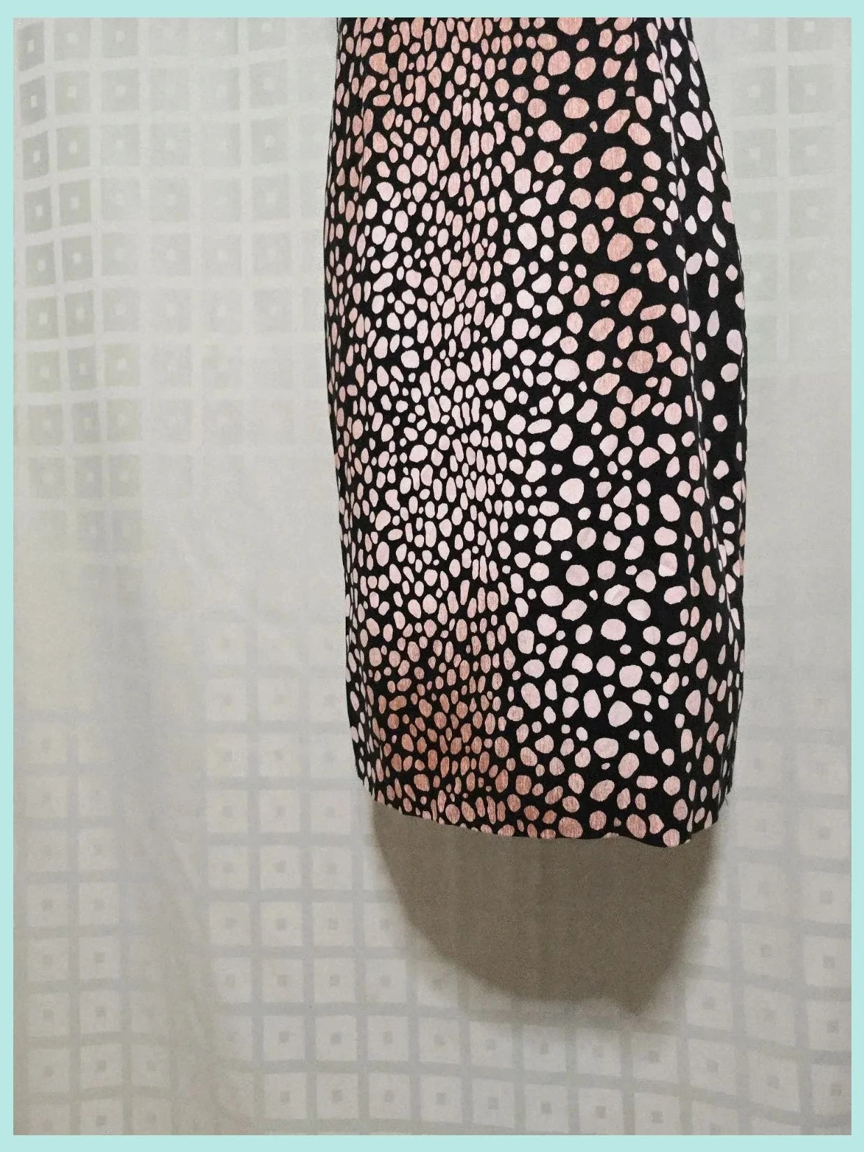 Black and Nude Spotted Sheath Dress with Gold Chain Detail – Boutique Italiana – taille M / 38 / 10 5