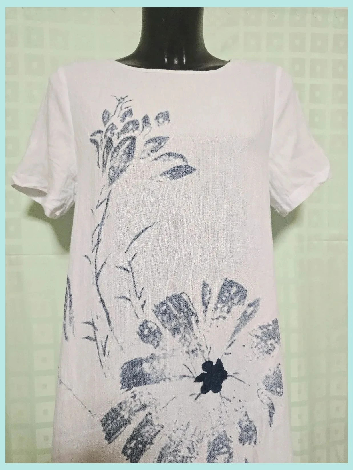 White Floral Sketch Print Asymmetrical Dress – Boutique Belgique – taille Taille unique 2