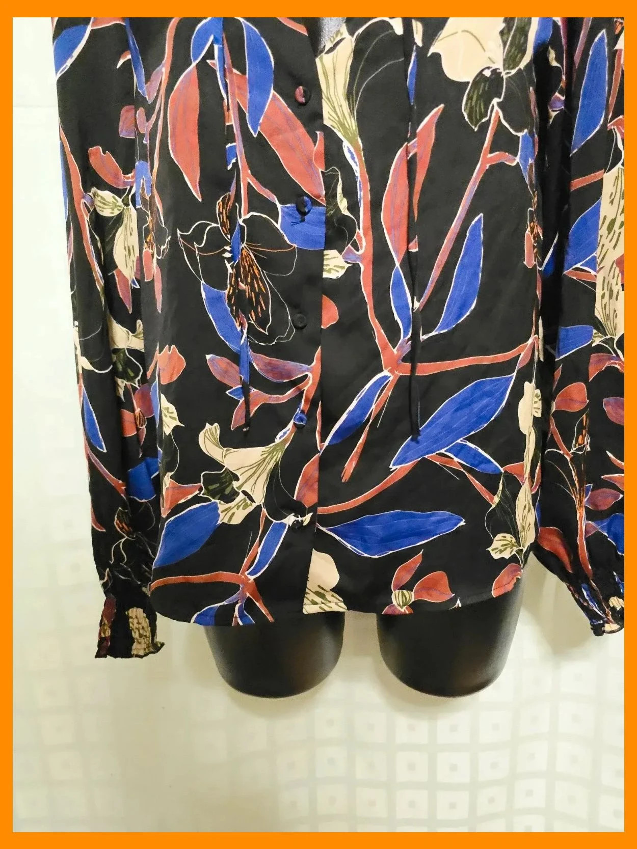 Black Botanical Print V-Neck Blouse – Vintage Dressing – taille Taille unique 3
