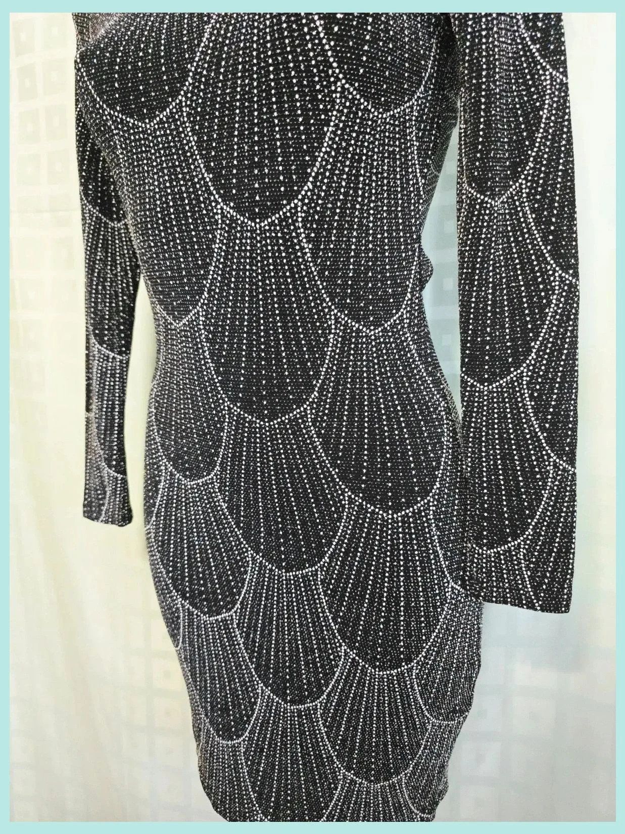 Black Glitter Scallop Print Bodycon Dress – River Island – taille M / 38 / 10 3