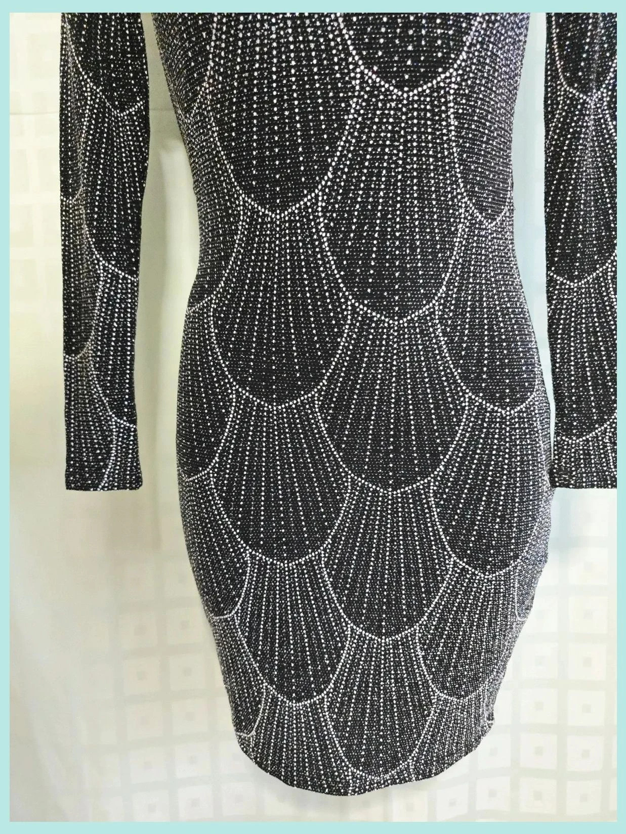Black Glitter Scallop Print Bodycon Dress – River Island – taille M / 38 / 10 4