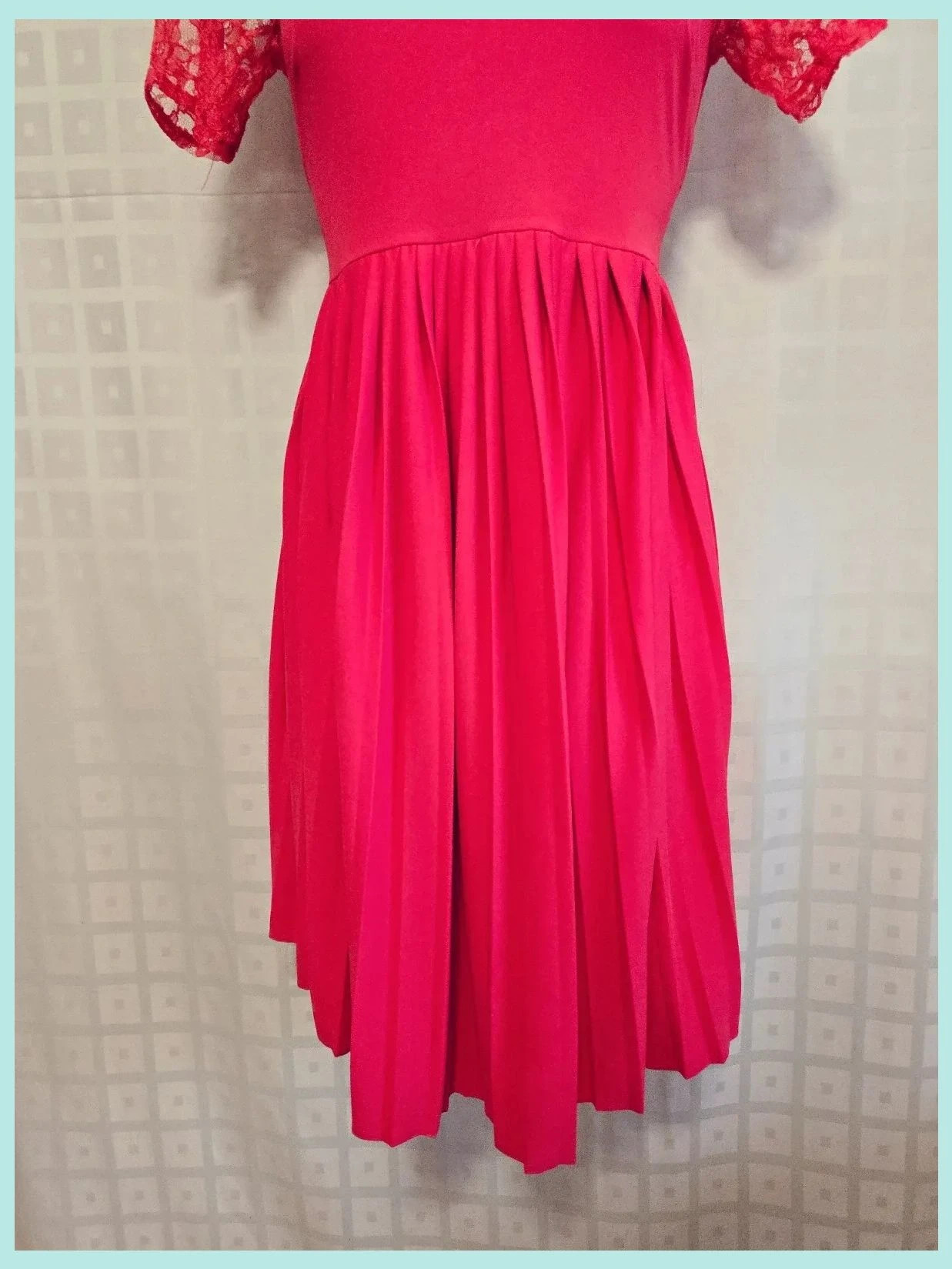 Pleated Lace Sleeve Dress – Oasis – taille S / 36 / 8 3