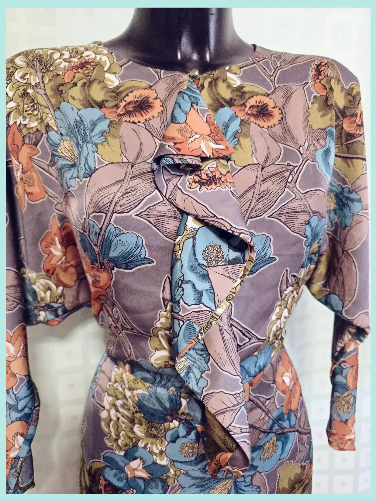 Floral Ruffled Satin Dress – Yera – taille XL / 42 / 14 2