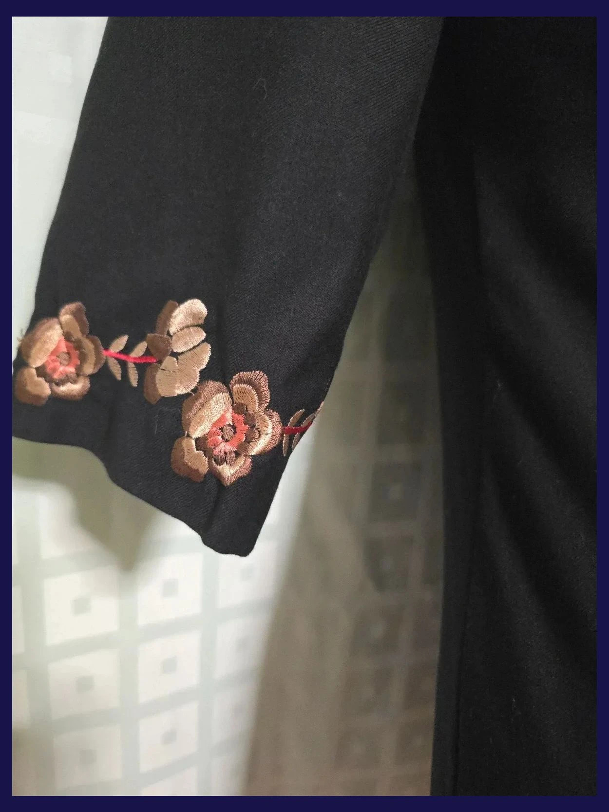 Black Embroidered Floral Dress – Junco y Arena – taille L / 40 / 12 3