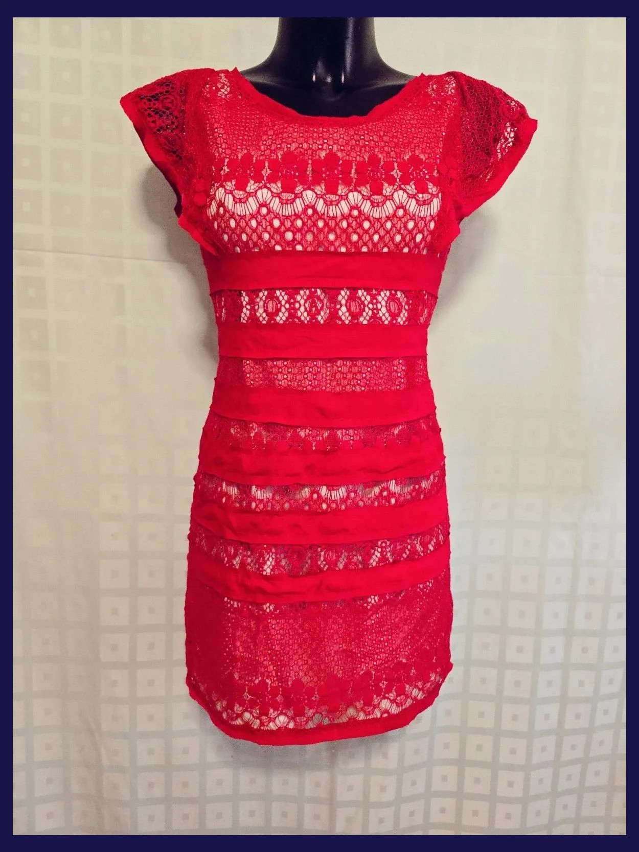 Red Lace Layered Bodycon Dress – Mia Donna – taille S / 36 / 8