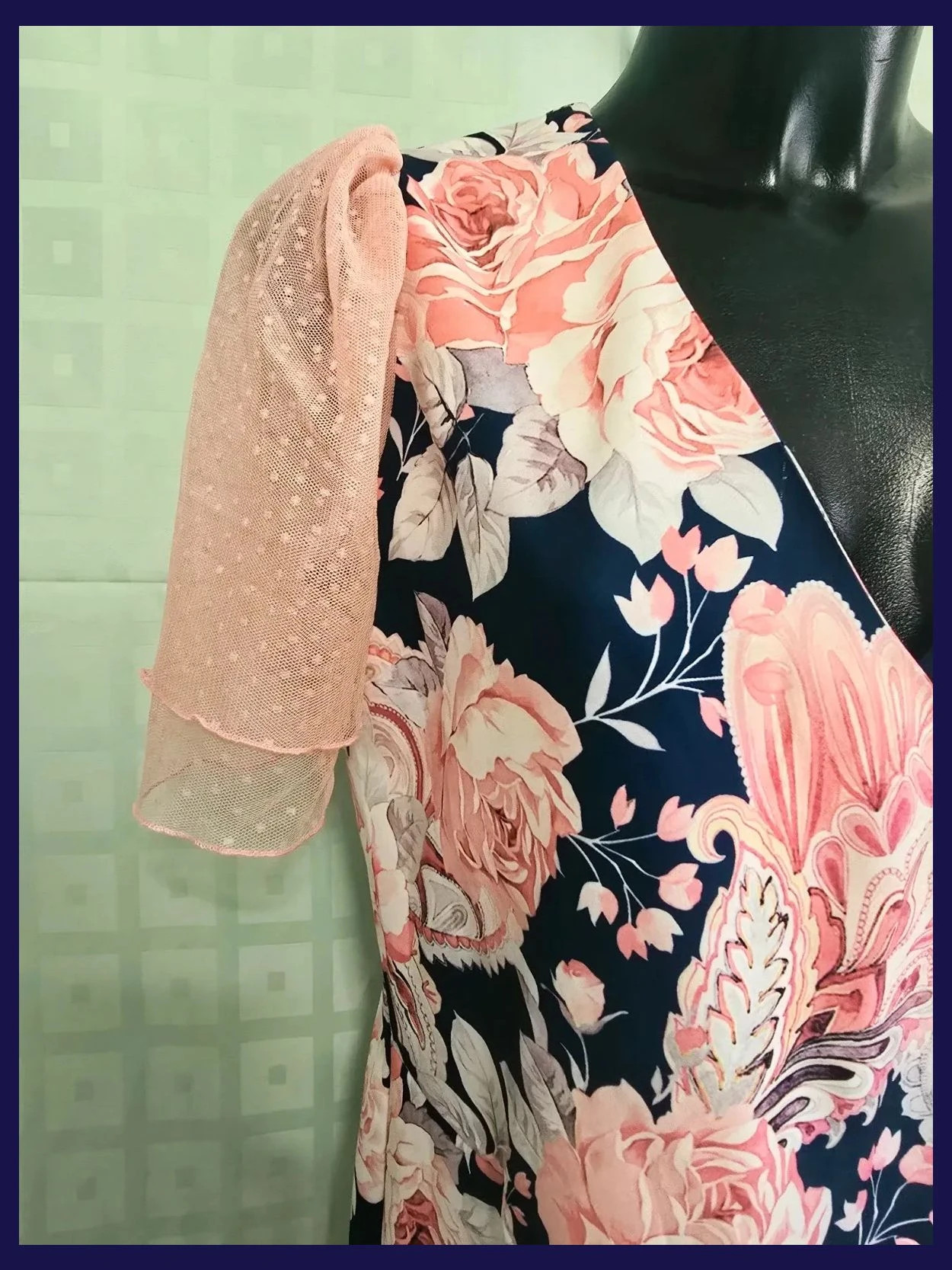 Vintage Floral and Paisley Print Wrap Dress with Mesh Sleeves – Vestidor Vintage – taille XL / 42 / 14 4