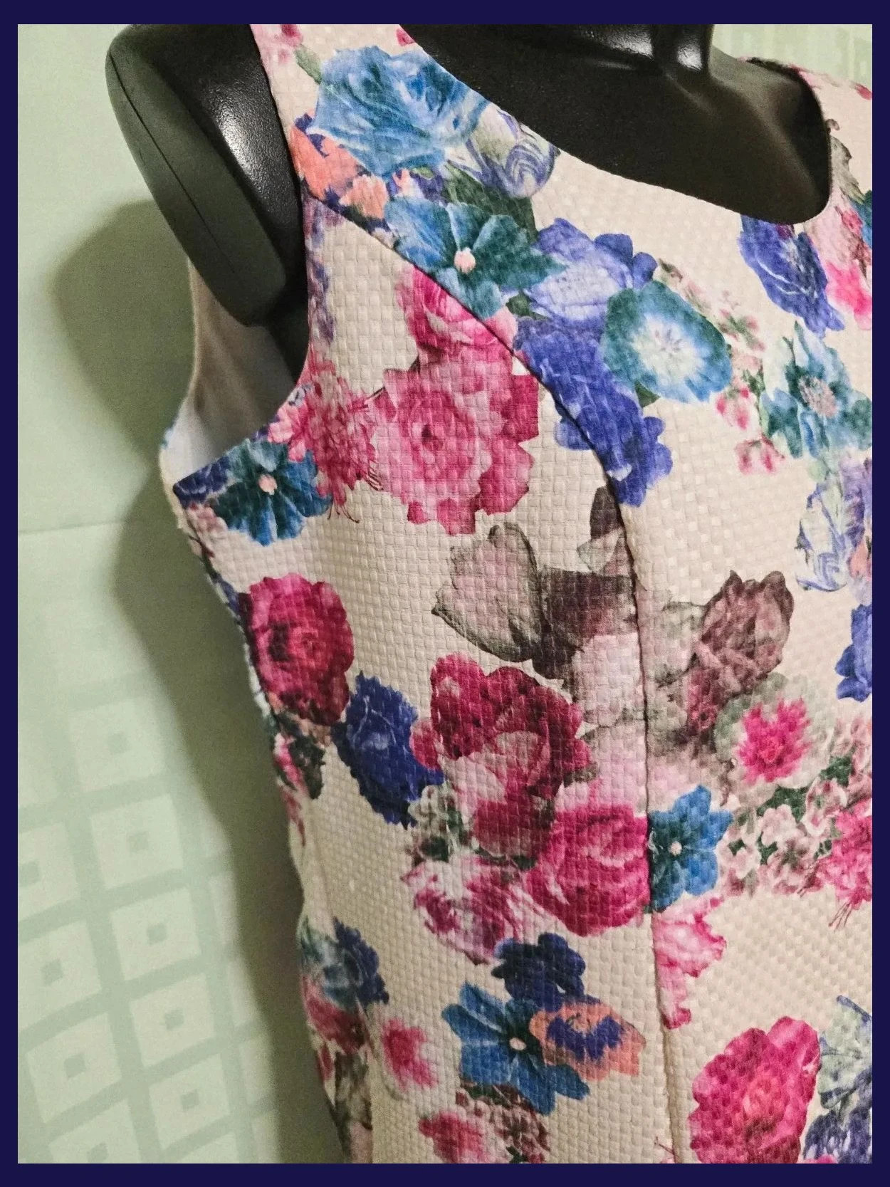 Pink and Purple Floral Sleeveless Shift Dress – CASTING – taille XXXL / 46 / 18 5