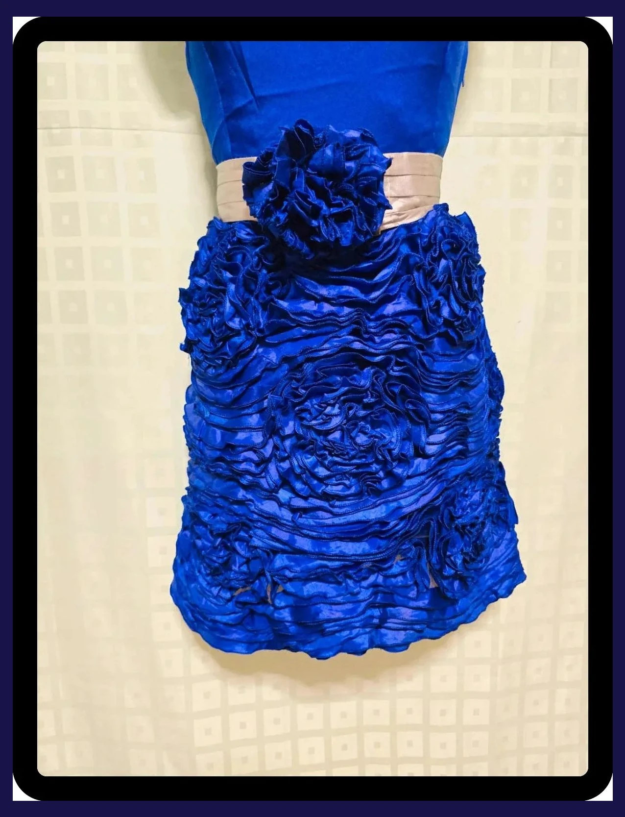 Royal Blue Cocktail Dress with Rosette Skirt & Satin Sash – Vintage Dressing – taille M / 38 / 10 3