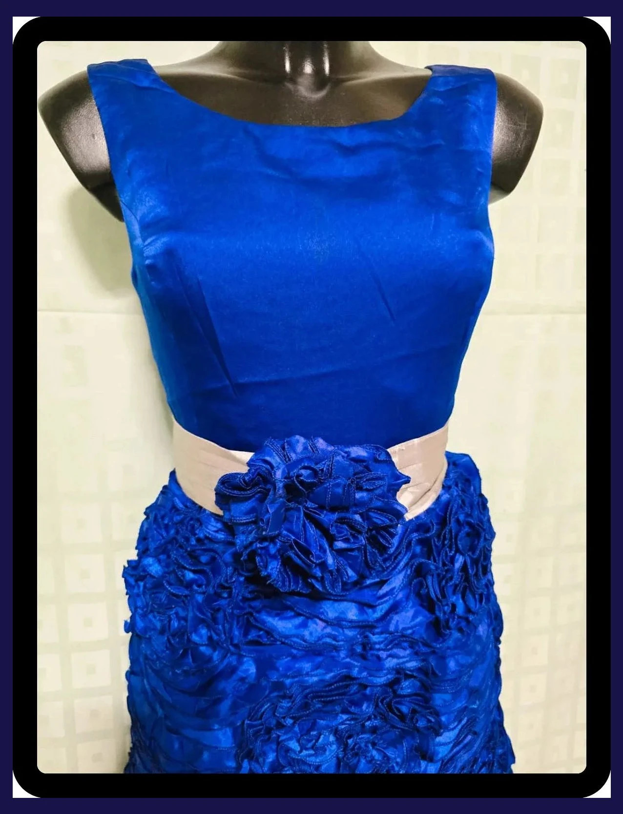 Royal Blue Cocktail Dress with Rosette Skirt & Satin Sash – Vintage Dressing – taille M / 38 / 10 2