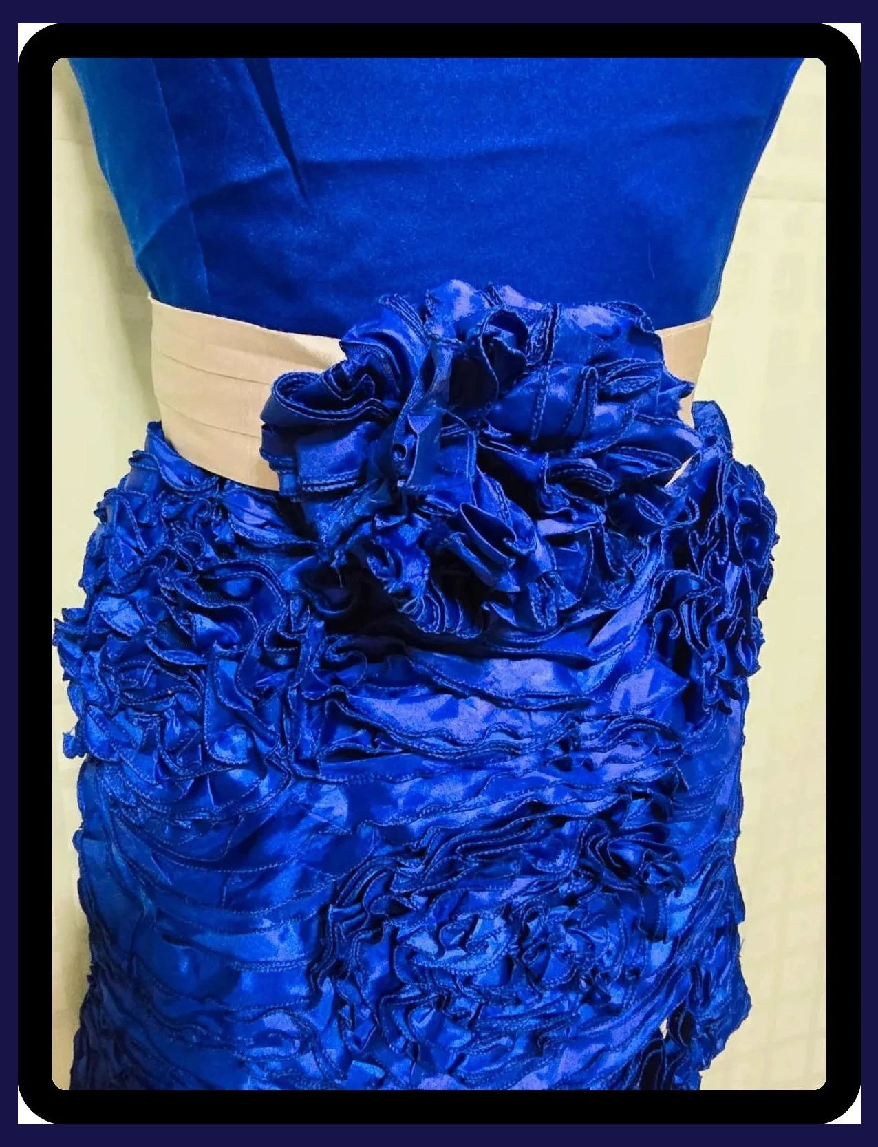 Royal Blue Cocktail Dress with Rosette Skirt & Satin Sash – Vintage Dressing – taille M / 38 / 10 4