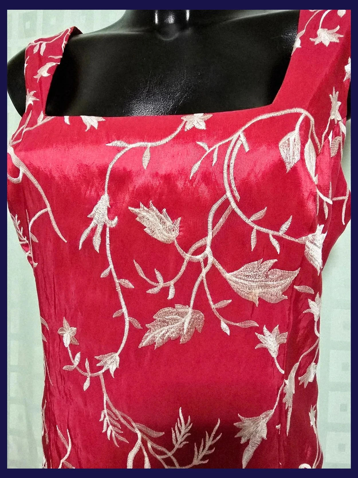 Sleeveless Embroidered Sheath Dress – Tapioca – taille XXXL / 46 / 18 5
