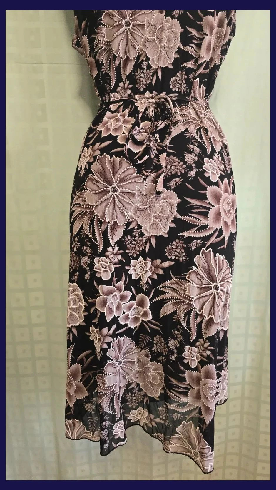 Floral Beaded V-Neck Dress – Vestidor Vintage – taille XXXL / 46 / 18 4