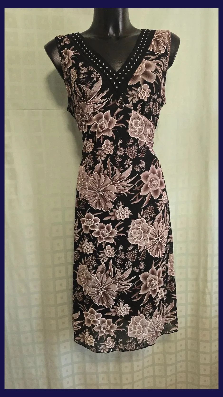 Floral Beaded V-Neck Dress – Vestidor Vintage – taille XXXL / 46 / 18 5