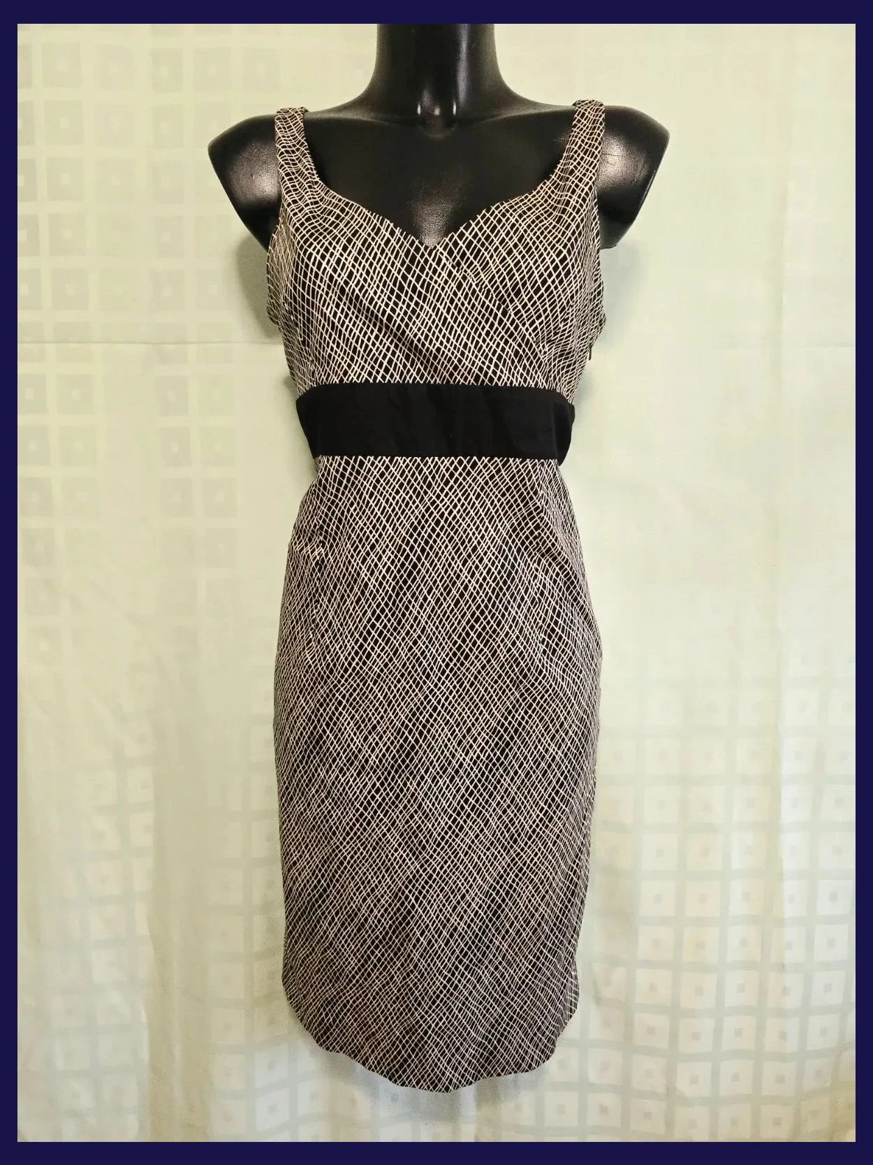 Elegant Geometric Pattern Sheath Dress