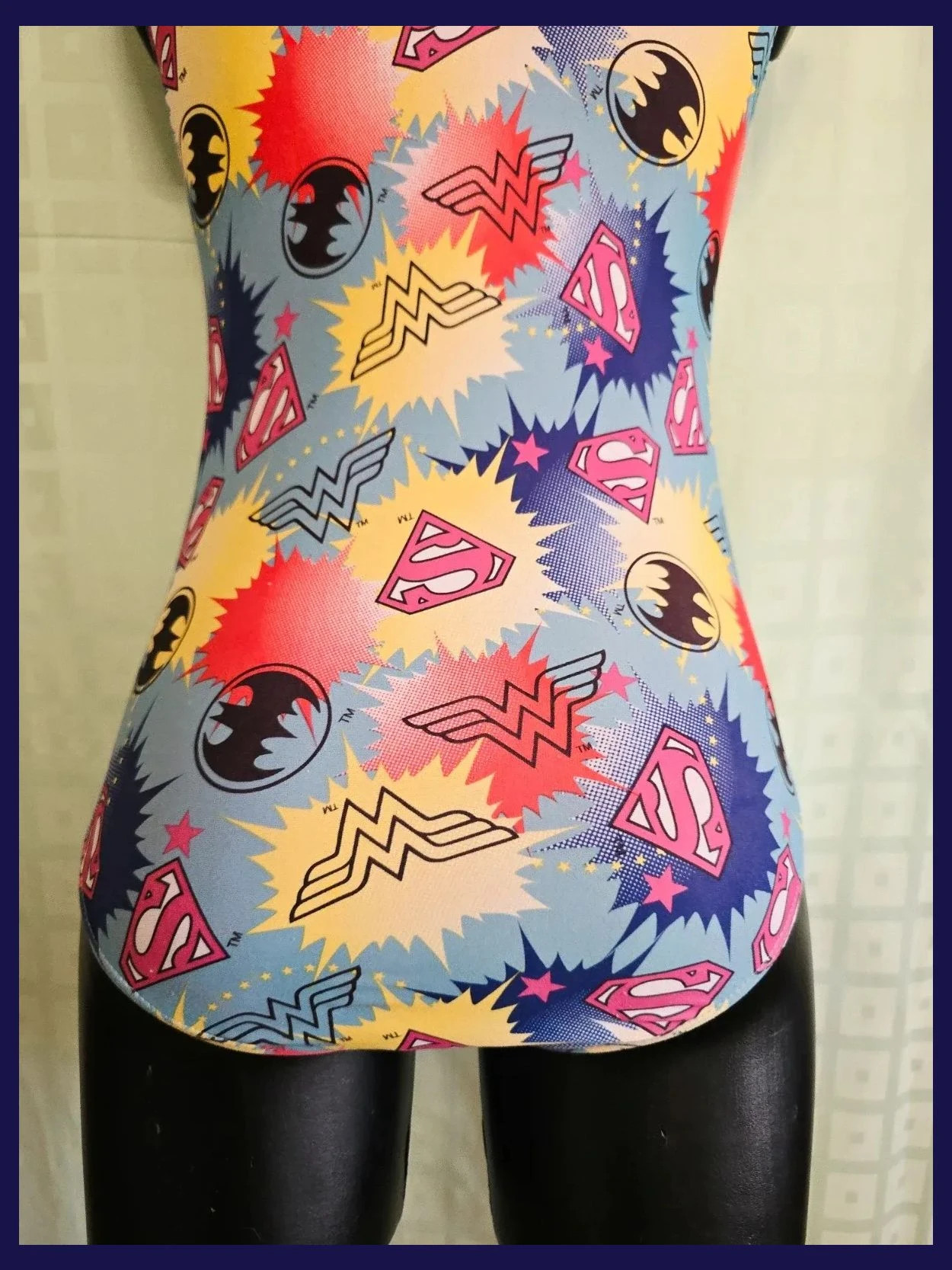Vintage Comic Book Heroes Print One-Piece Swimsuit – Vintage Dressing – taille L / 40 / 12 5