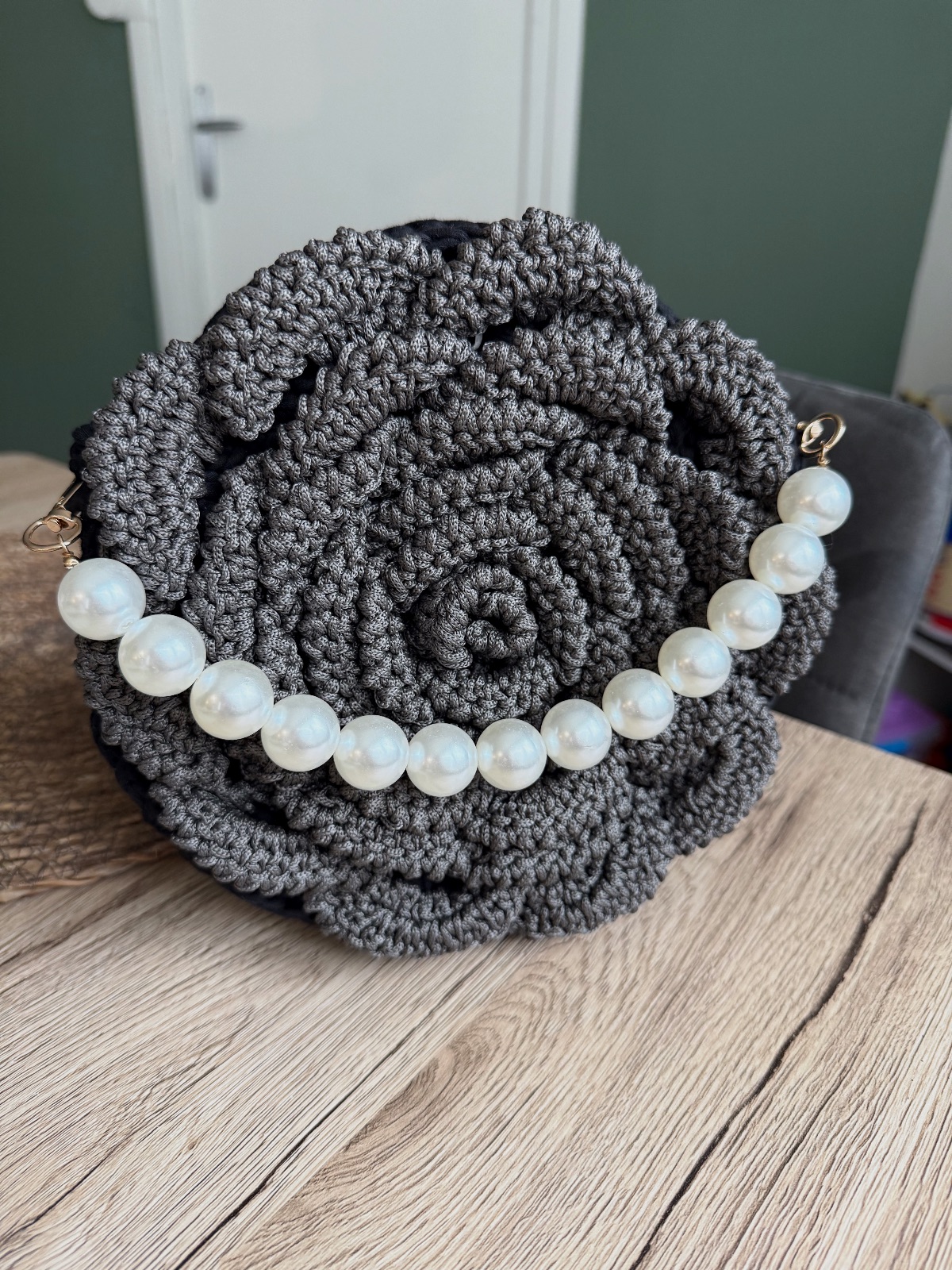 Sac à Main Rose au Crochet Gris Anthracite - Anse Perles - Fait Main – Fait main 3