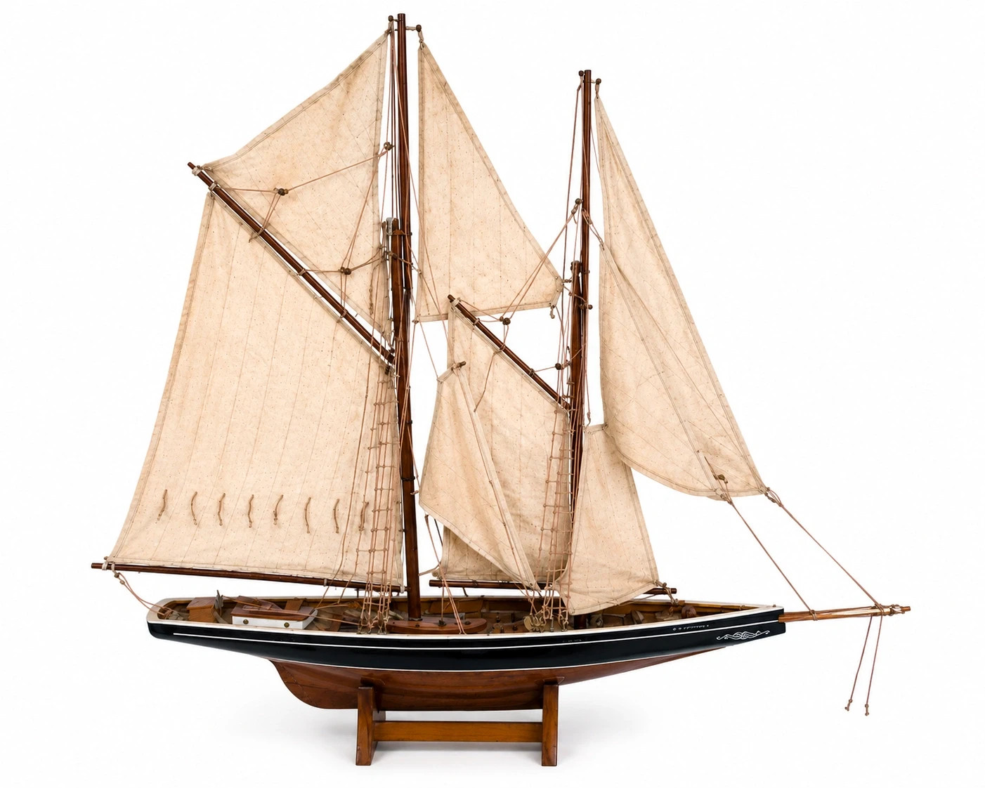 Maquette de goélette en bois à deux mâts – voilier vintage décoratif