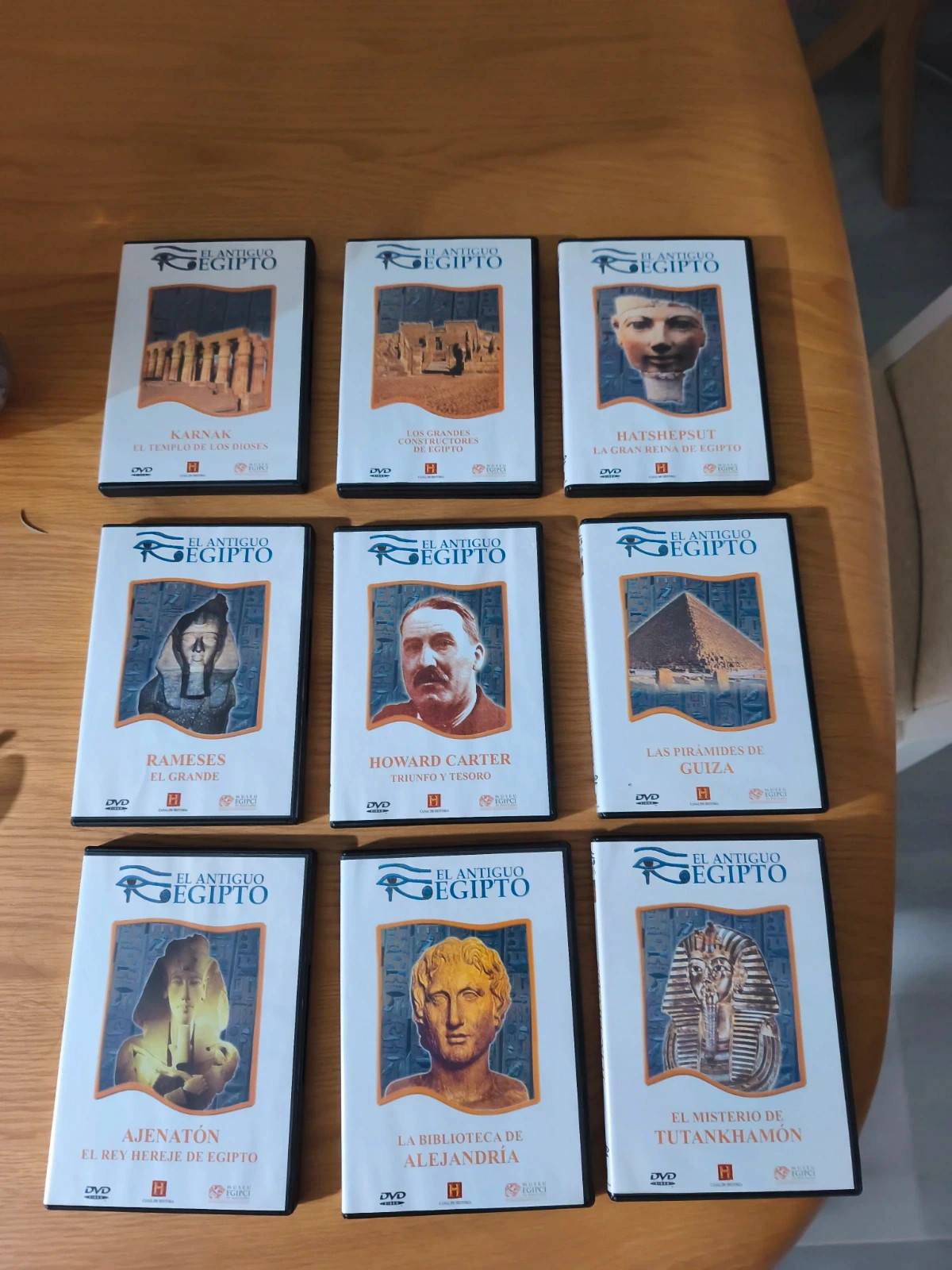 Lote de 9 DVDs de la colección "El Antiguo Egipto", documentales producidos por History Channel