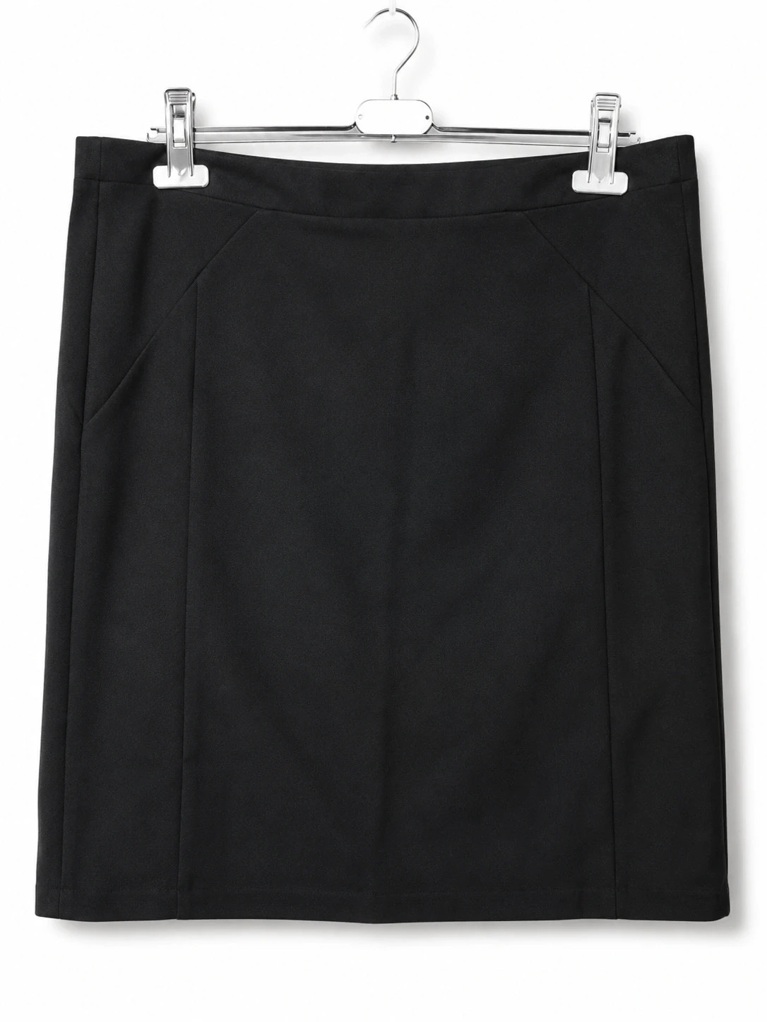 Falda ANTEA negra talla 46 de corte recto, fabricada en Italia
