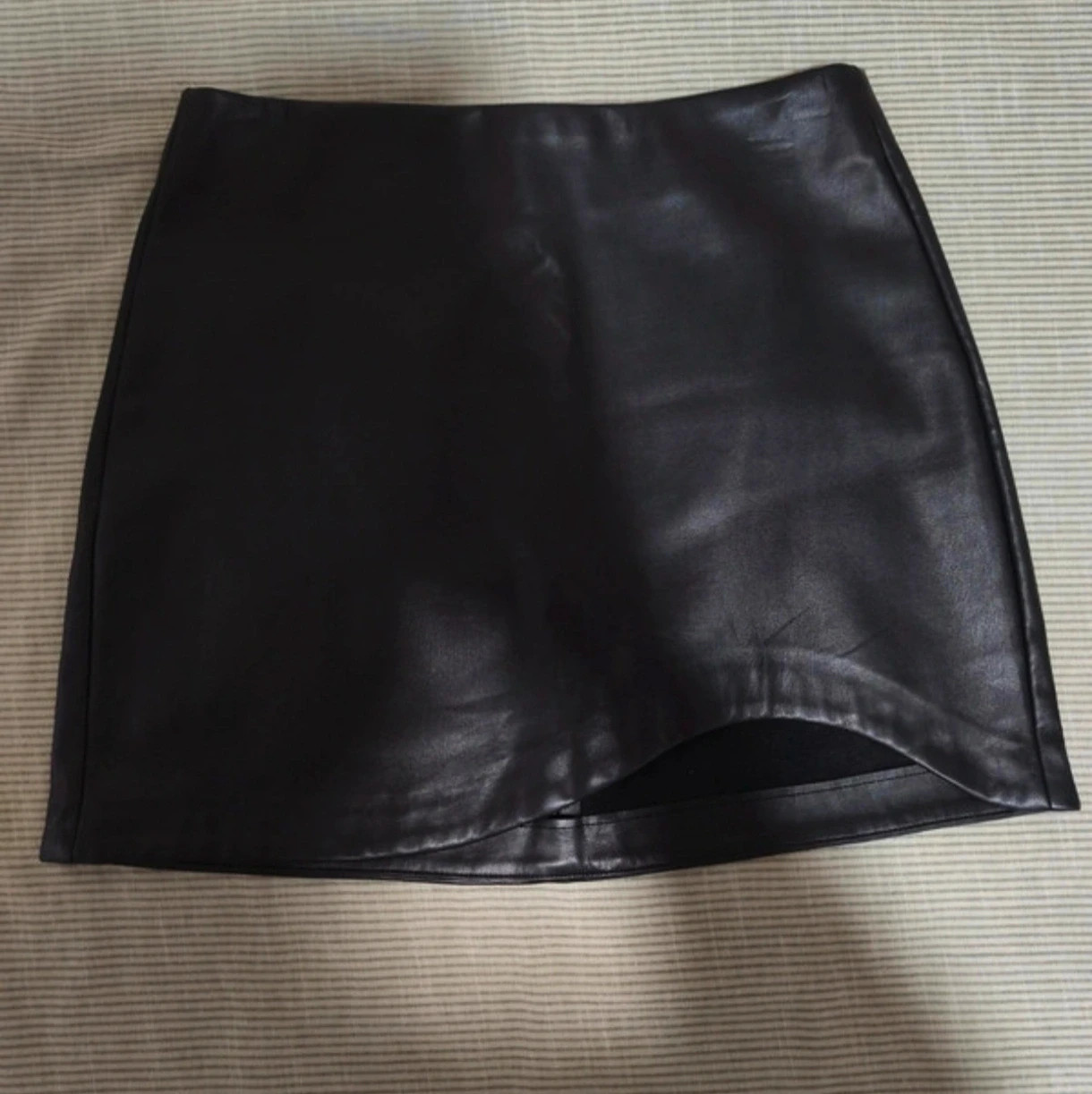 Falda Pantalón Efecto Piel Stradivarius Talla 34 Negra / Faux Leather Skort XS – Stradivarius – taille XS / 34 / 6 2