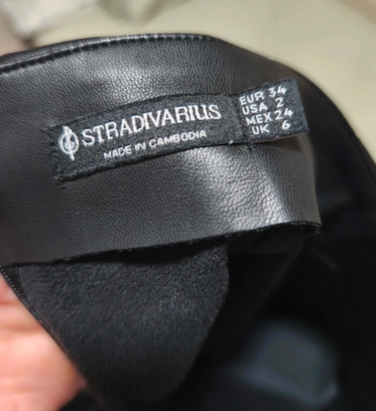 Falda Pantalón Efecto Piel Stradivarius Talla 34 Negra / Faux Leather Skort XS – Stradivarius – taille XS / 34 / 6 3