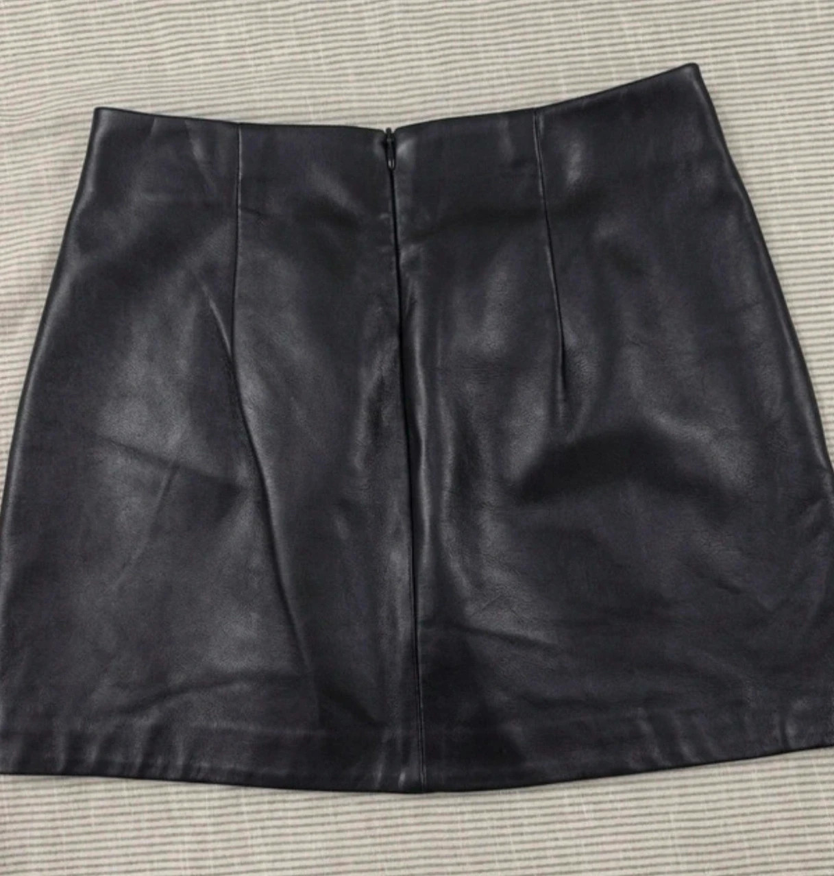 Falda Pantalón Efecto Piel Stradivarius Talla 34 Negra / Faux Leather Skort XS – Stradivarius – taille XS / 34 / 6