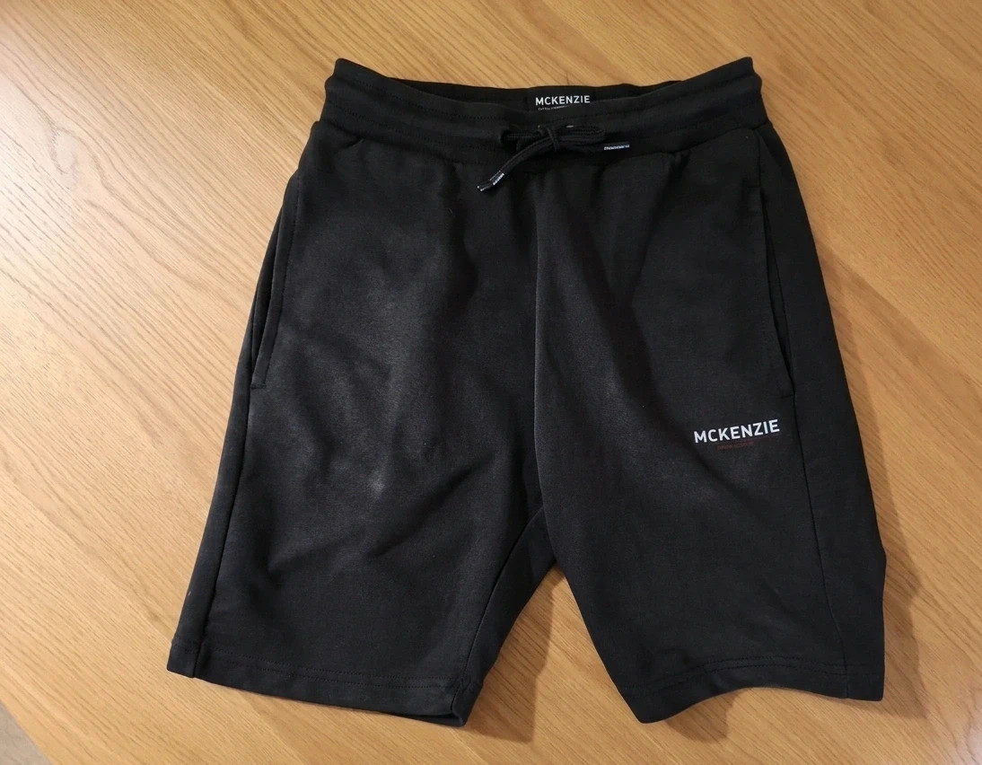 Pantalón Corto McKenzie Negro Fleece | Short Deportivo Hombre Básicos Streetwear Gym