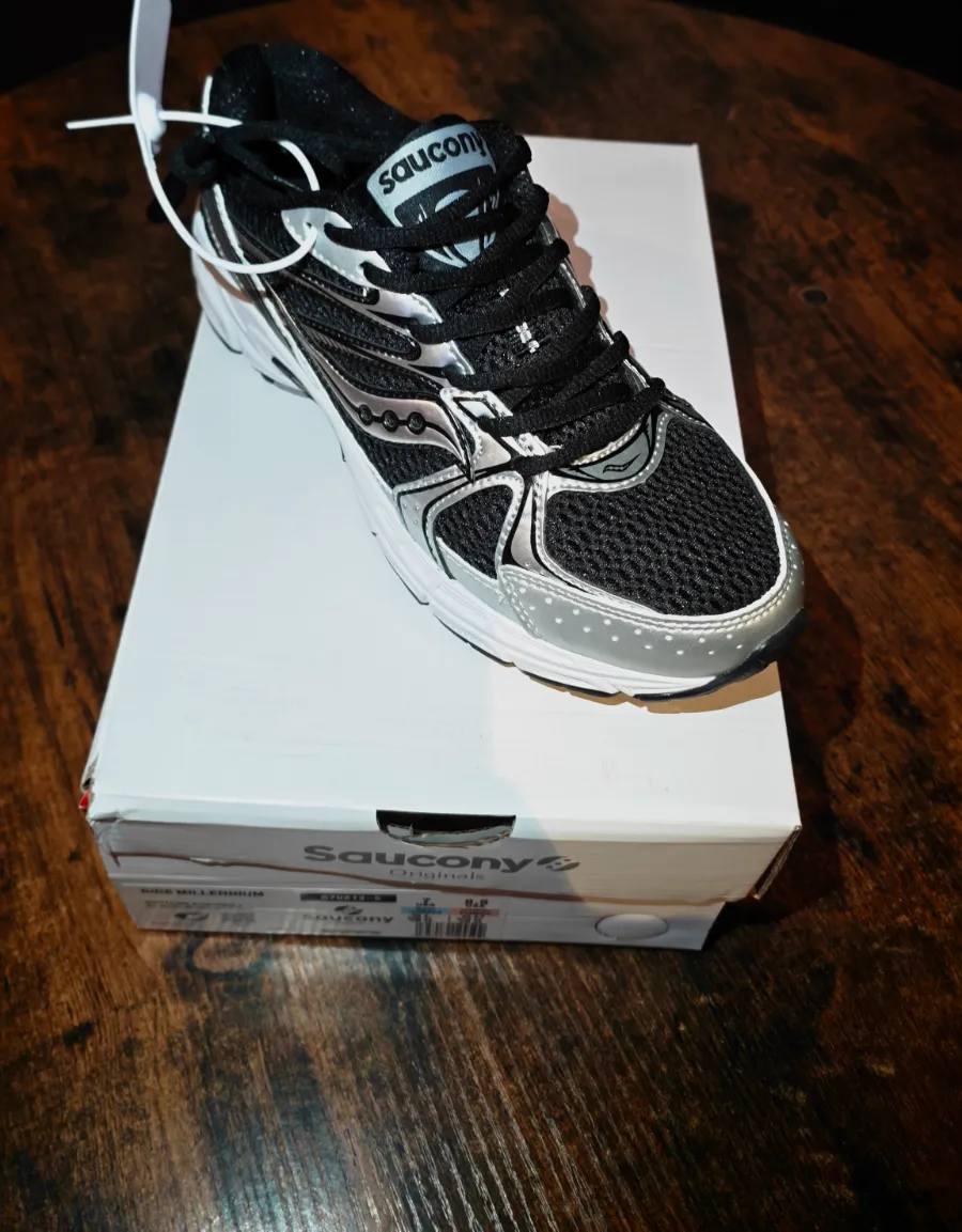 Baskets Saucony argentées et noires – Saucony – taille EU 44 3