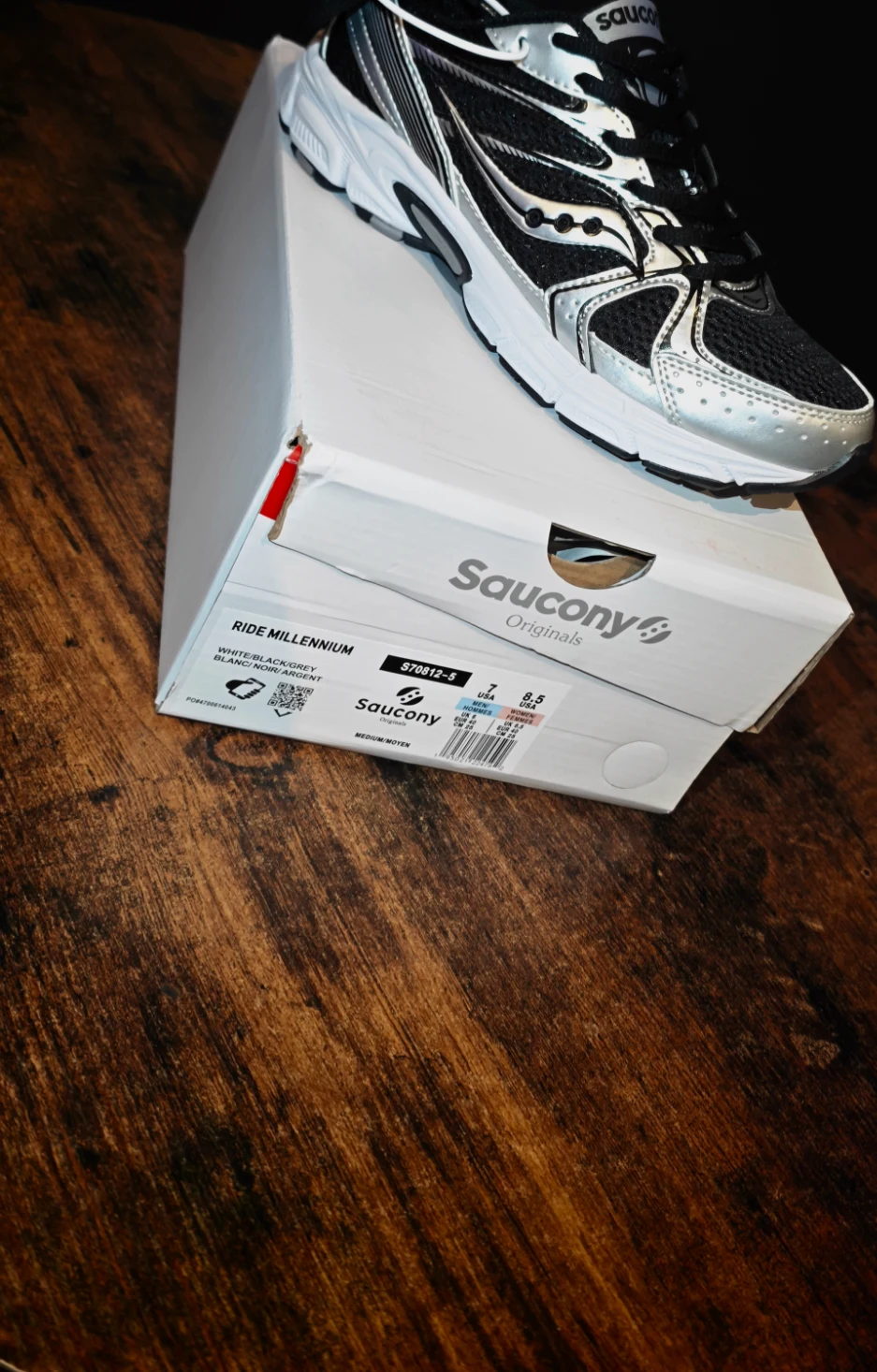 Baskets Saucony argentées et noires