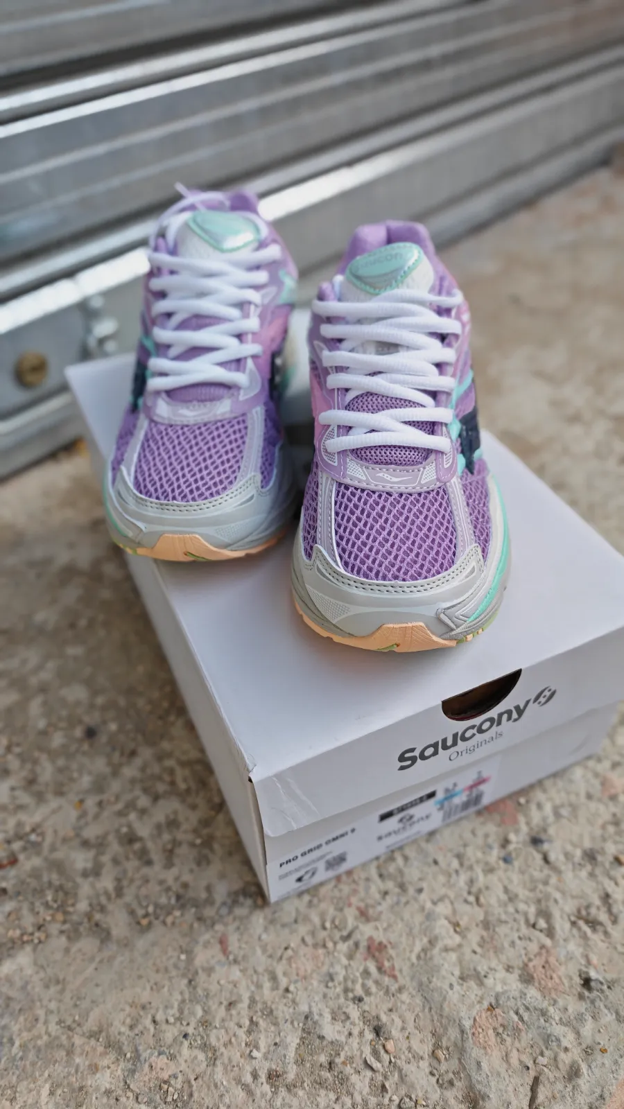 Baskets Saucony Pro Grid Omni 9 multicolores – Saucony – taille EU 38 2