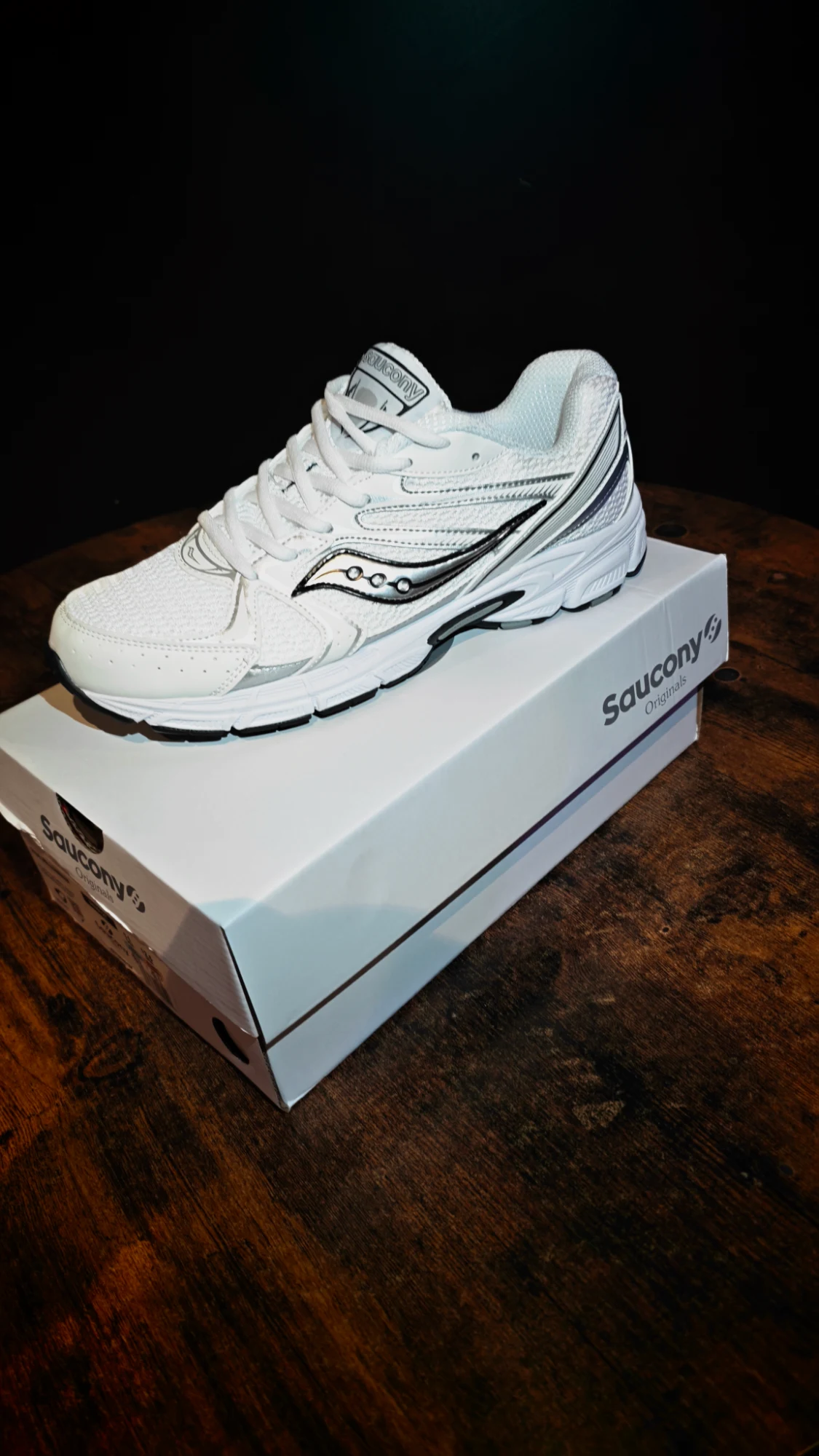 Sneakers Saucony Ride Millennium blanches
