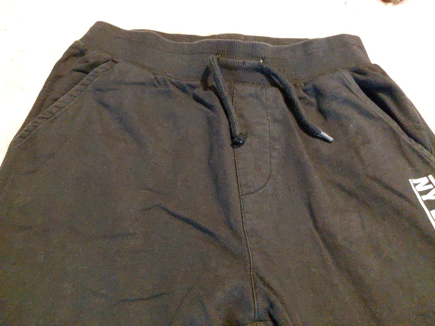 Jogging noir Kiabi NY Dept – 12 ans / 144-155 cm – Kiabi – taille XXS / 32 / 4 3