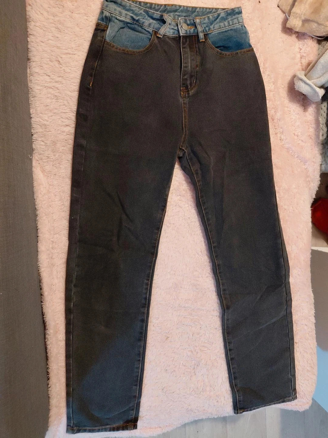 Jean femme noir/gris avec détails denim bleu – coupe droite – Shein – taille XS / 34 / 6 2