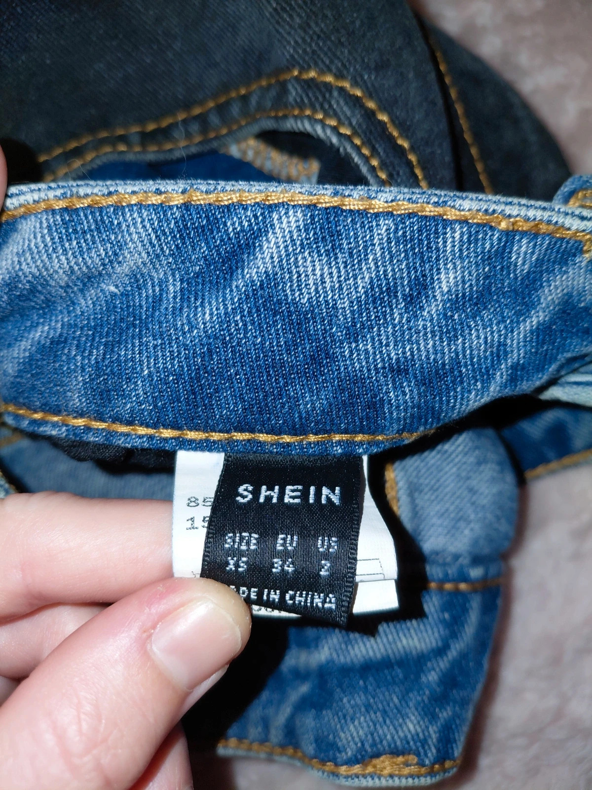 Jean femme noir/gris avec détails denim bleu – coupe droite – Shein – taille XS / 34 / 6 4