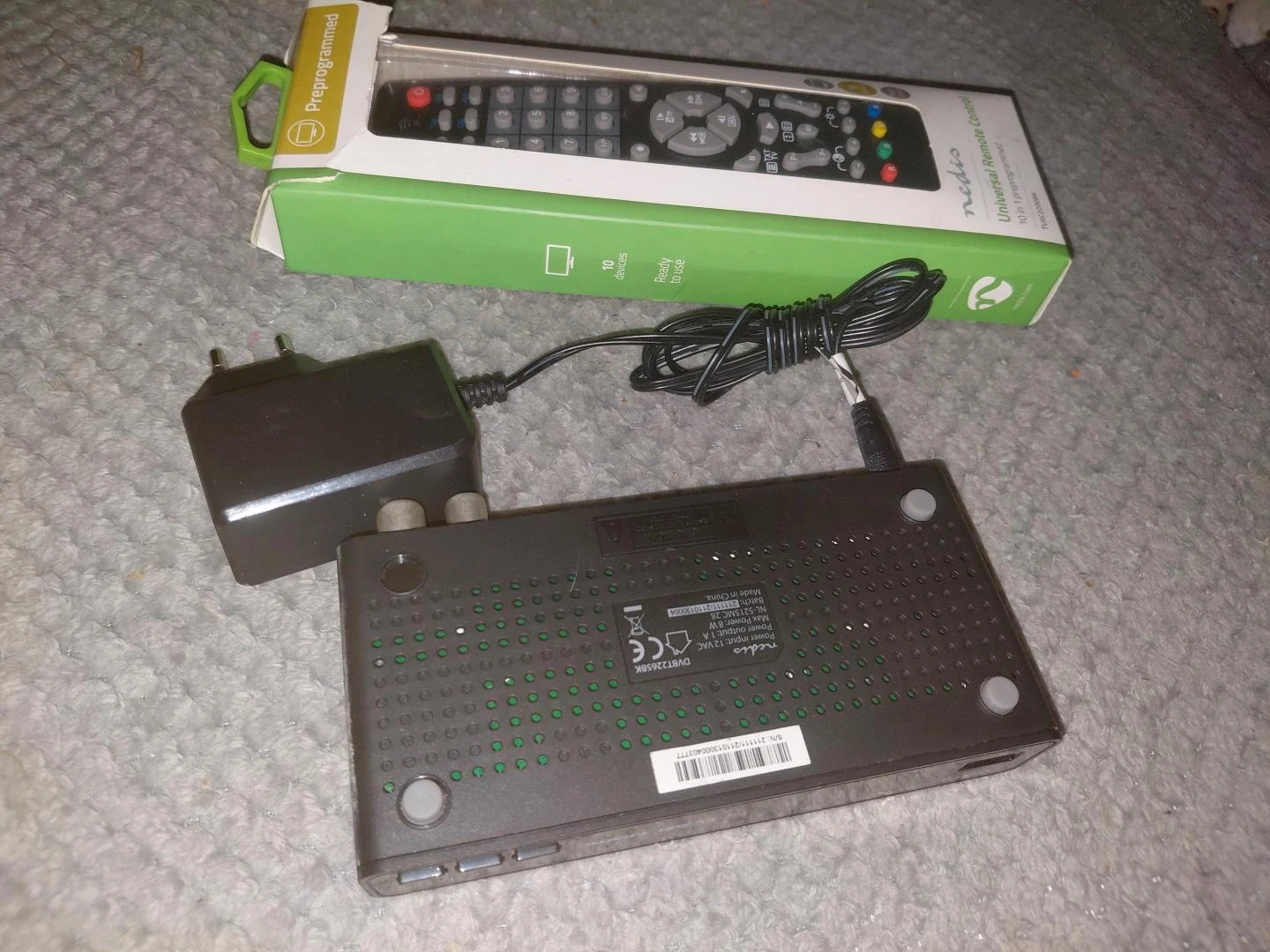 Décodeur TNT Nedis DVB-T2 HDMI + Télécommande universelle – Nedis 4