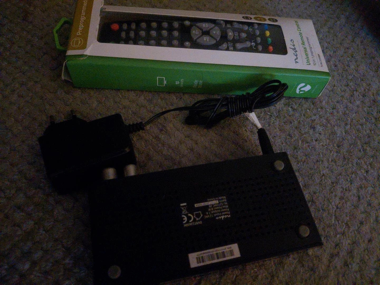Décodeur TNT Nedis DVB-T2 HDMI + Télécommande universelle – Nedis 3