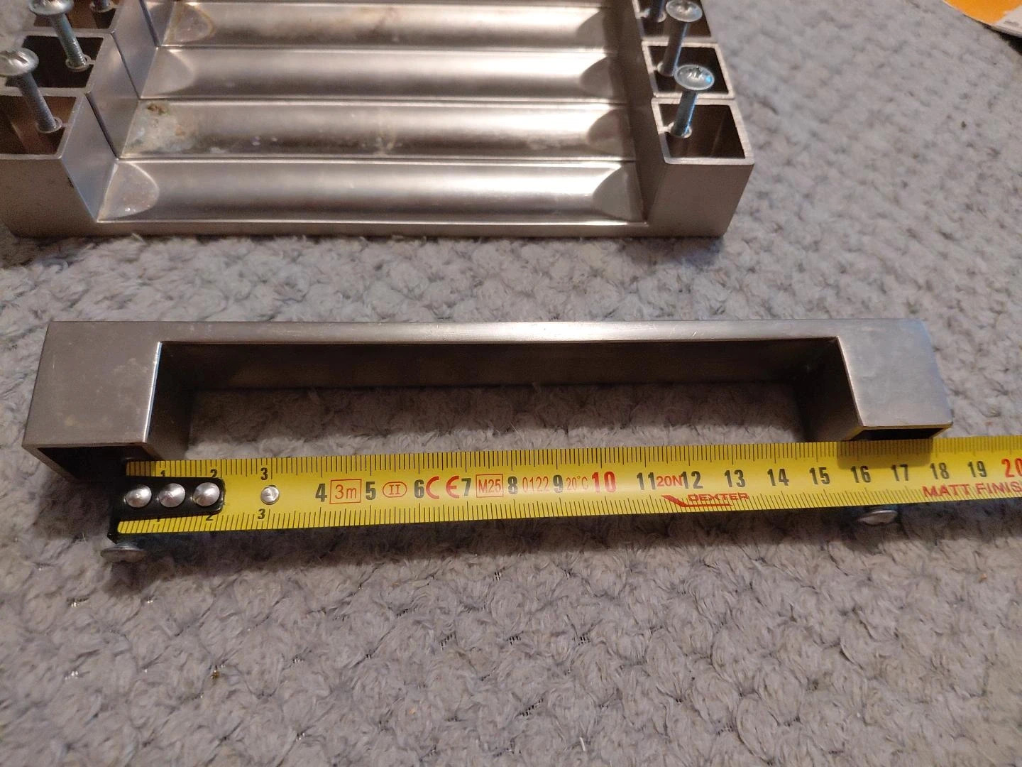 Lot de 13 poignées de meuble métalliques avec vis – 18 cm 3
