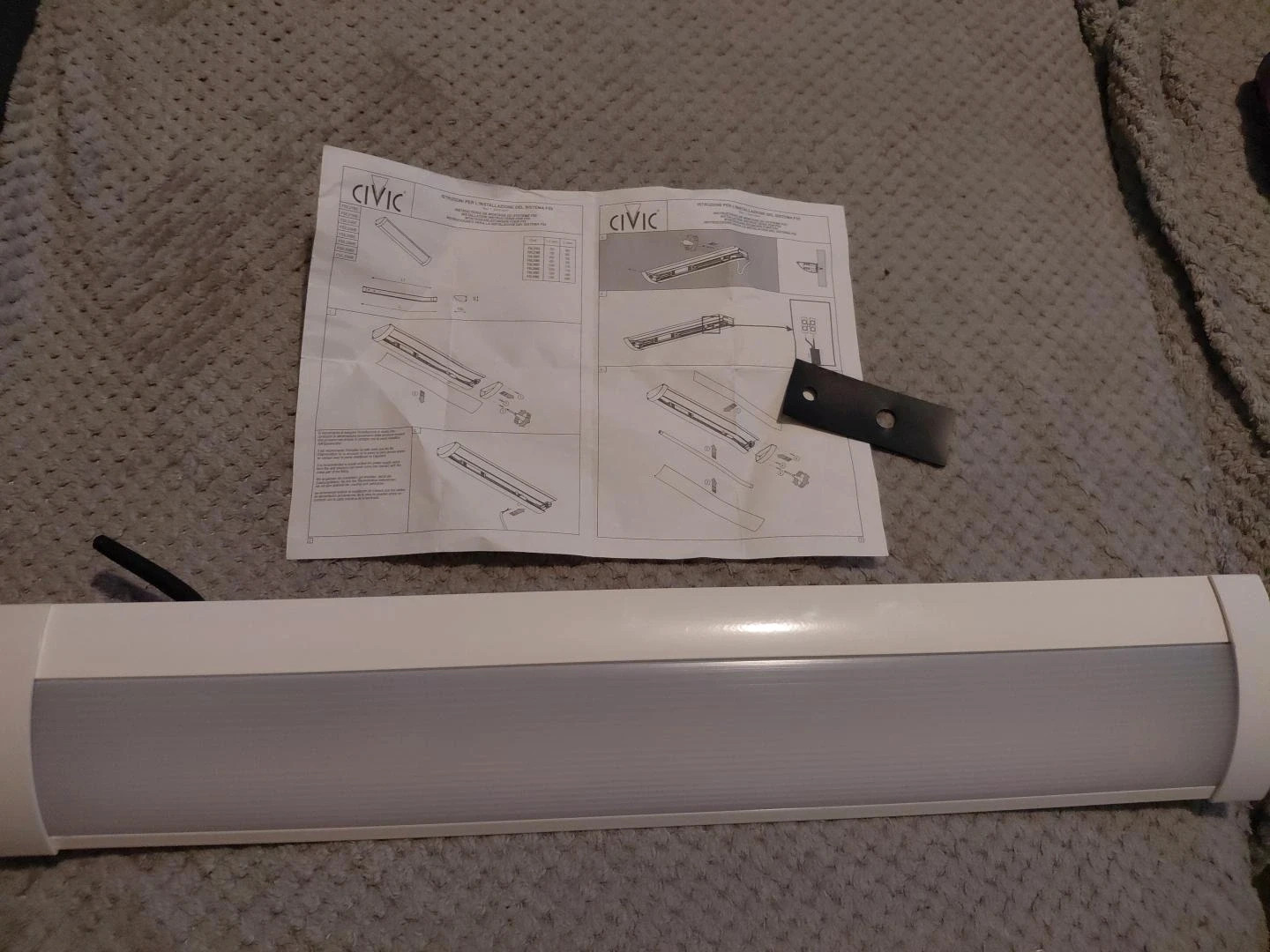 Réglette lumineuse CIVIC F55 – Éclairage mural/plafond – Avec notice