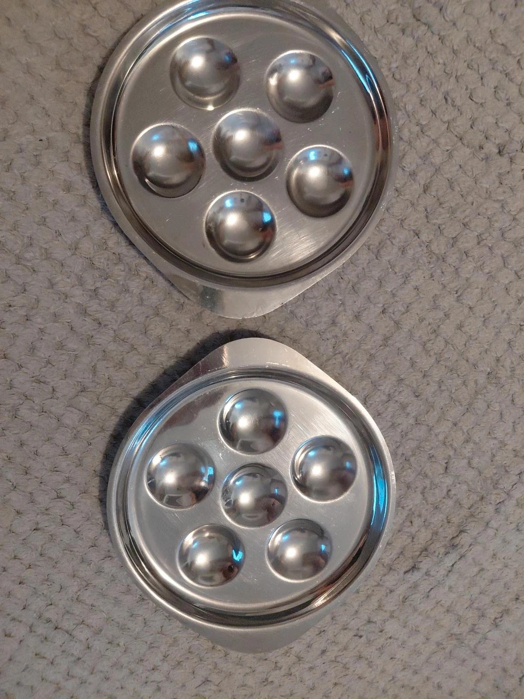 2 plats à escargots en inox – 6 empreintes chacun 2