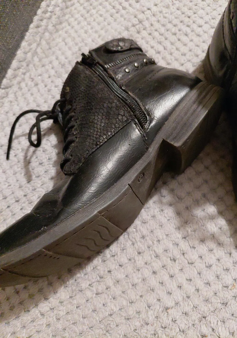 Bottines à lacets noires avec détails texturés – Ki.te.toi – taille EU 36 3