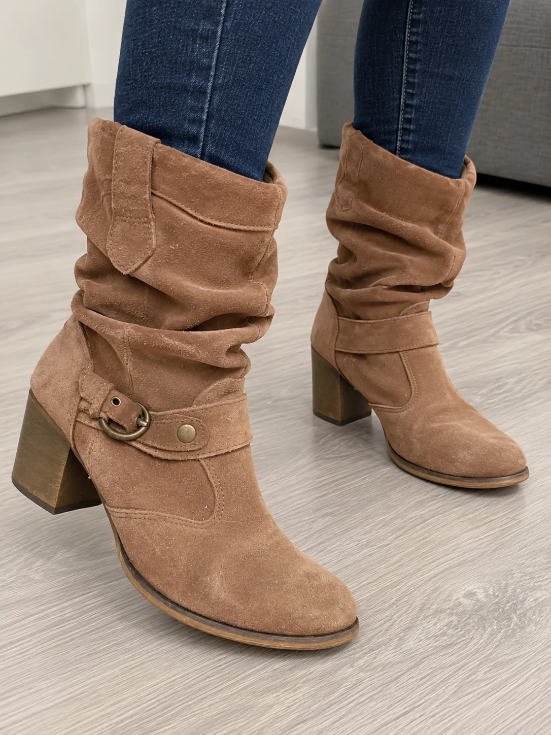 Bottines plissées en suédine marron clair