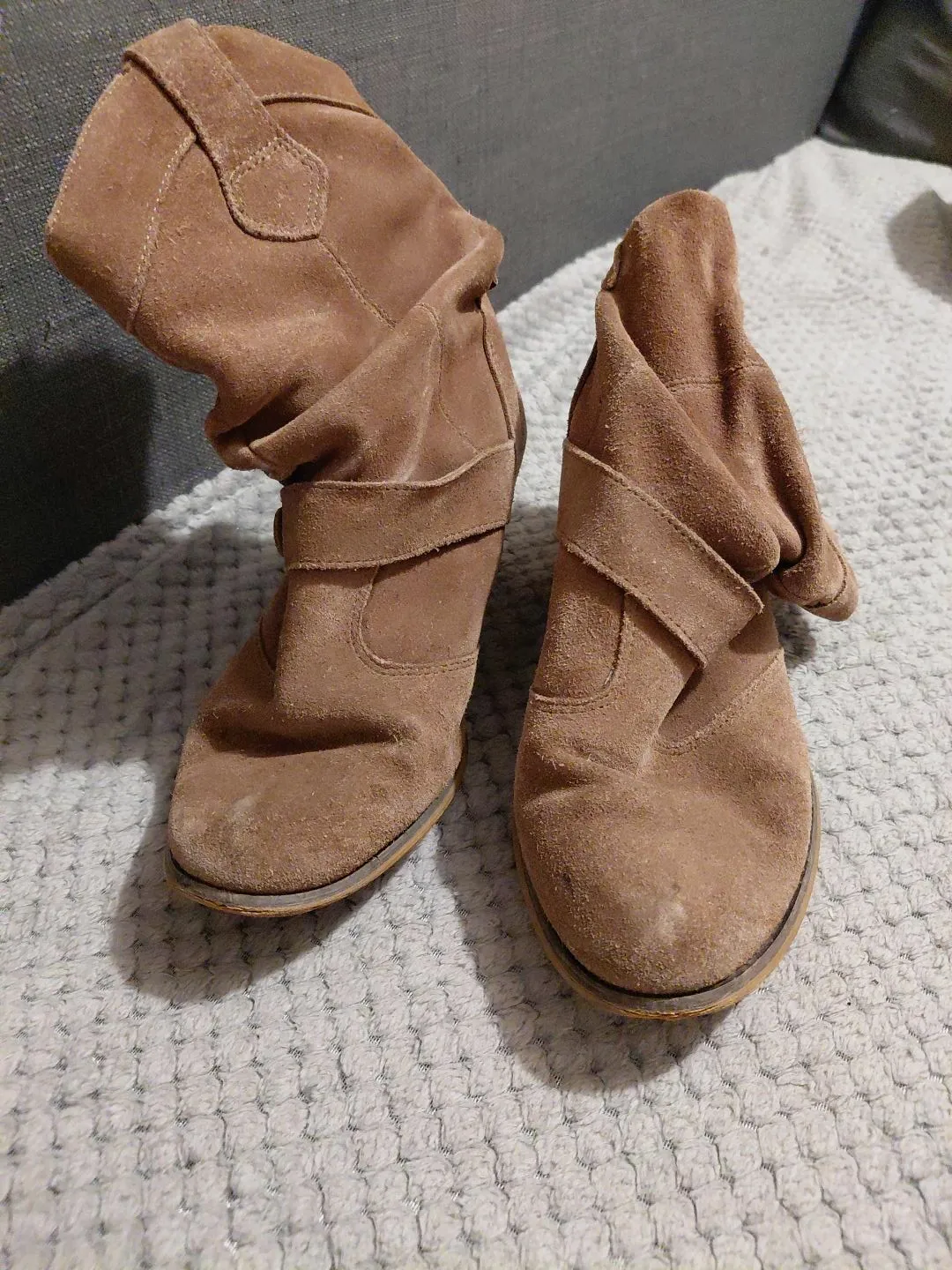 Bottines plissées en suédine marron clair – Bose – taille EU 36 2