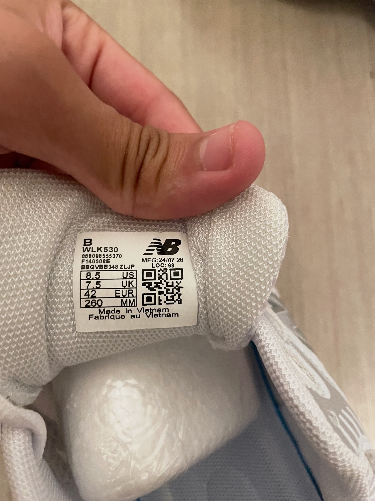 Baskets New Balance 530 blanches et argentées taille 42 – New Balance – taille EU 42 3