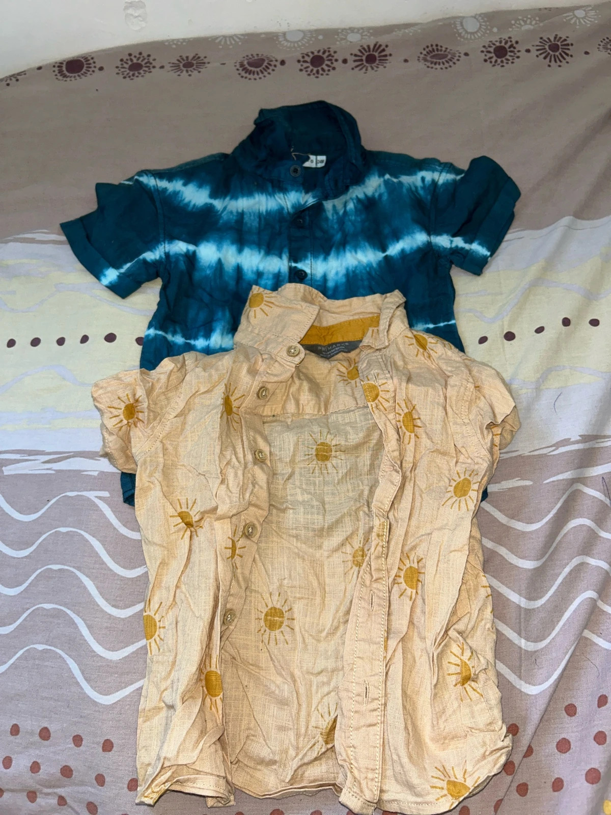 Lote de 2 chemise manche courte taille 18-24 mois