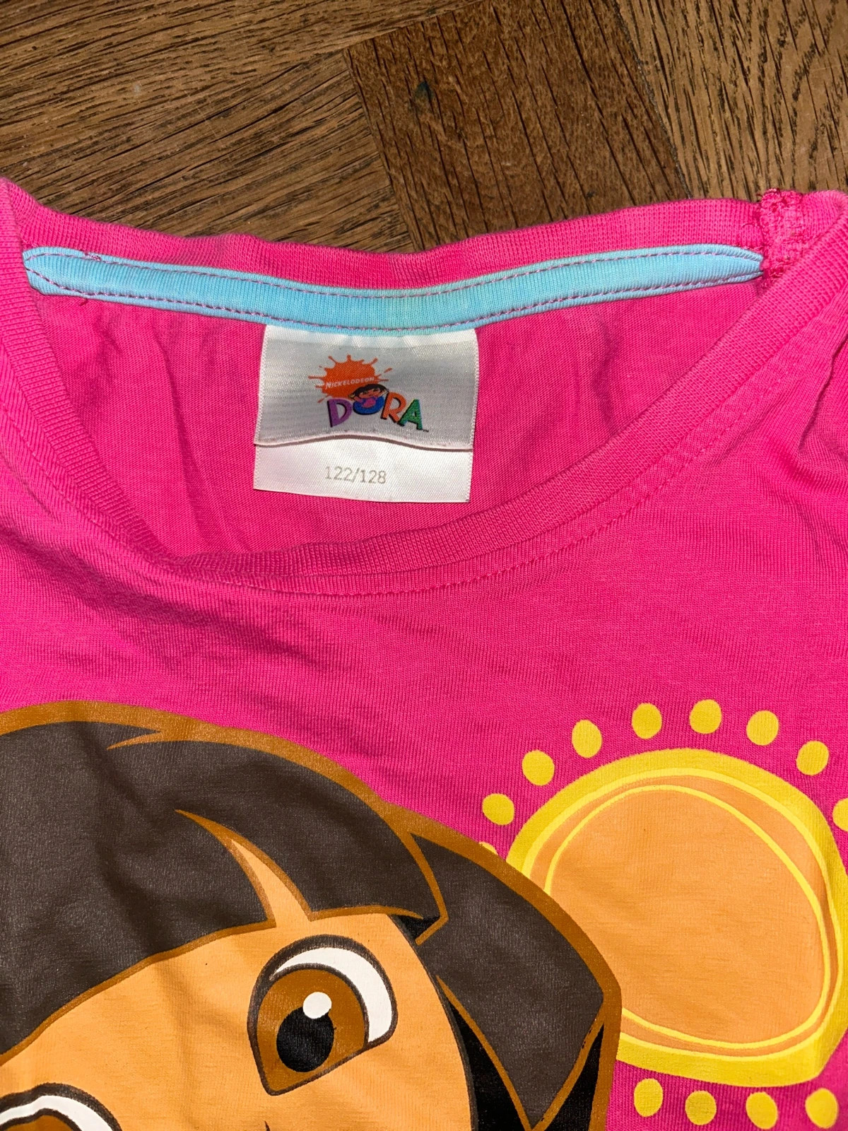 T-shirt DORA taille 7-8 ans – Nickelodeon – taille 7 ans / 122 cm 2