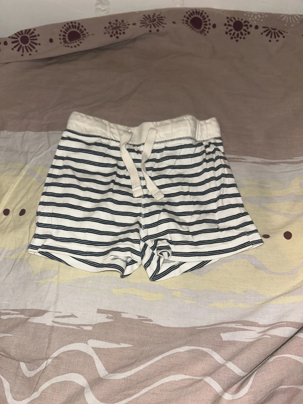 Lot 2 Shorts KIABI 12 mois – Kiabi – taille 9-12 mois / 74 cm 2