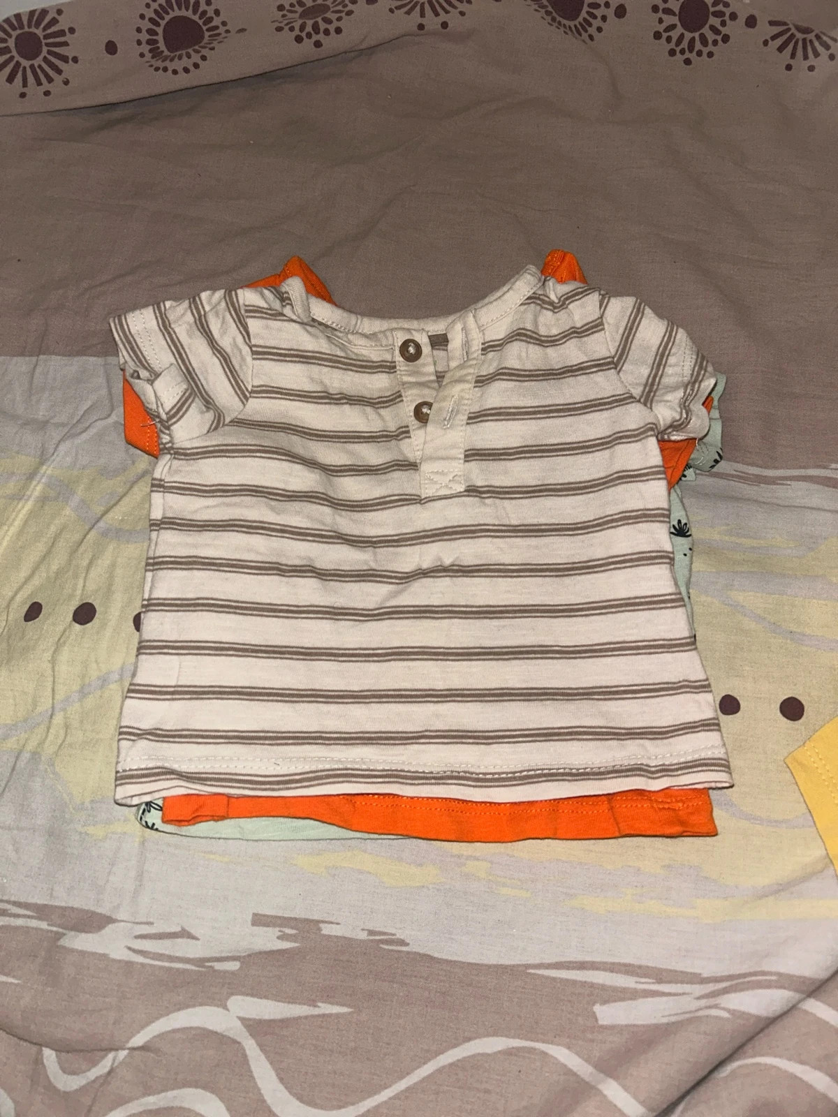 Lot 4 T-shirts manches courte KIABI 1 mois – Kiabi – taille 1-3 mois / 56 cm 4