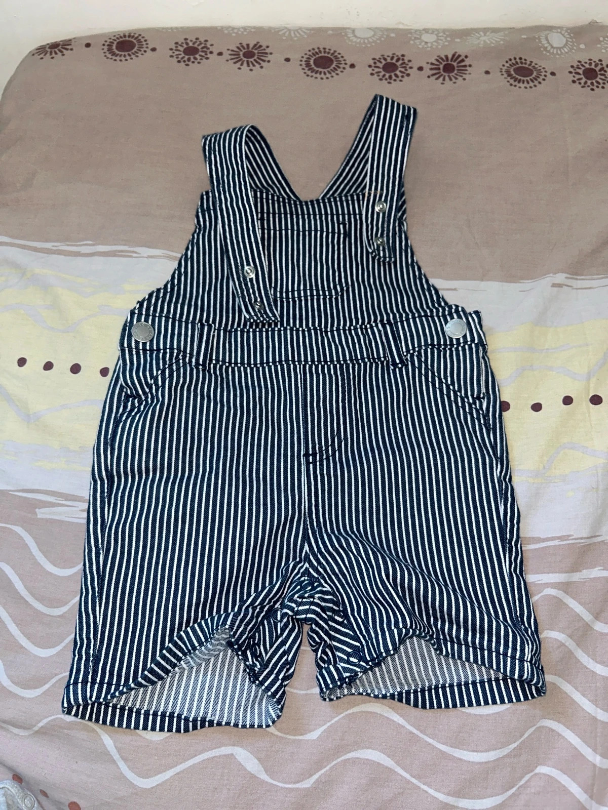 Salopette Primark taille 24-36 mois