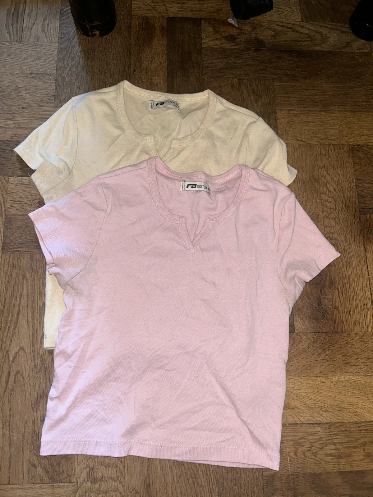Lot de 2 t-shirt taille XS