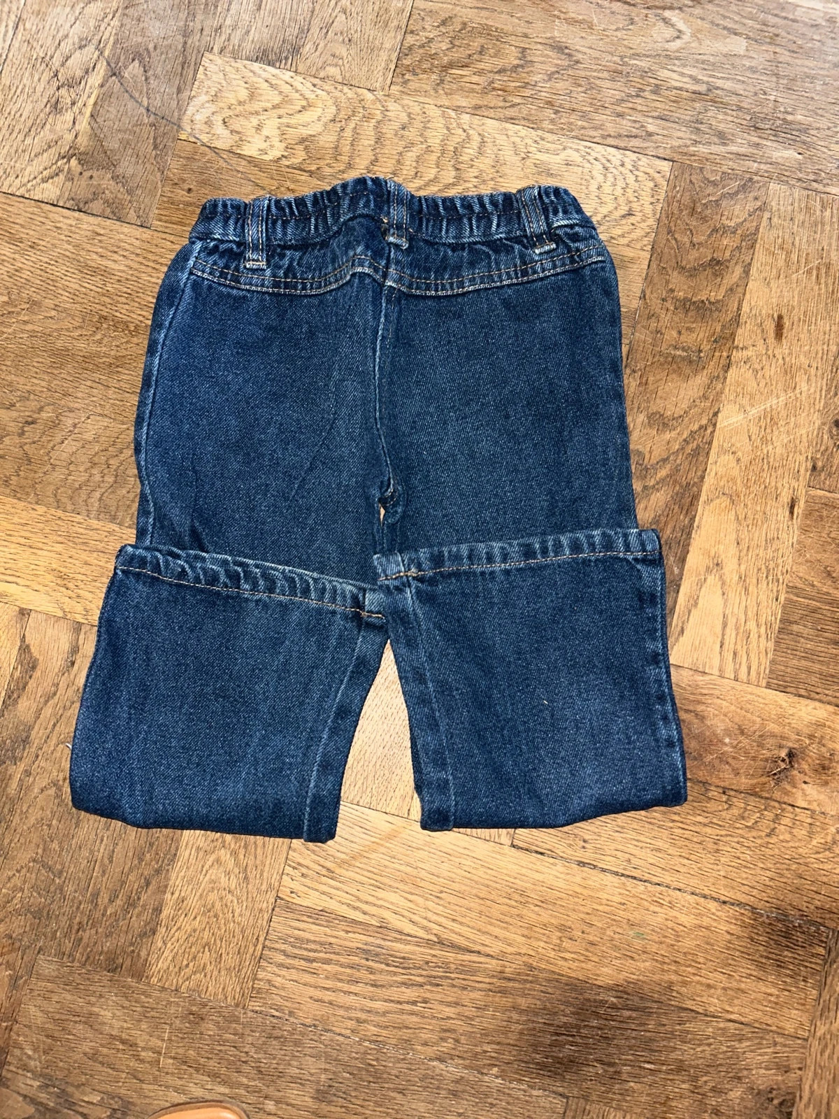 Jean 3 ans pattes d’éléphant – pas de marque – taille 3 ans / 98 cm 2